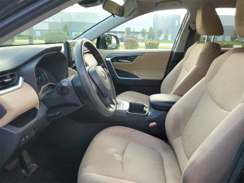 Used 2022 Toyota RAV4 XLE image 9