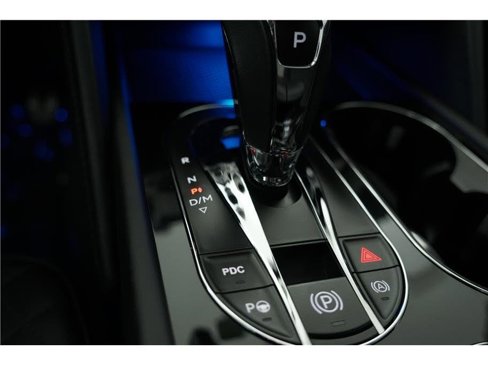 Used 2018 Bentley Bentayga image 56