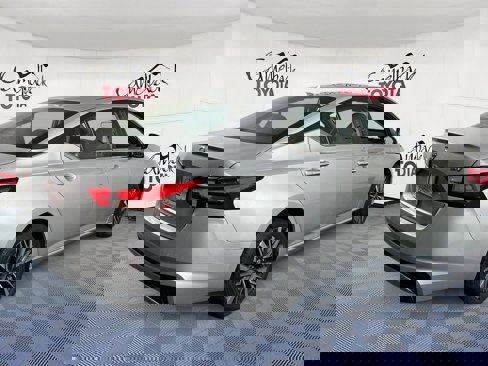 Used 2024 Nissan Altima 2.5 SV image 7