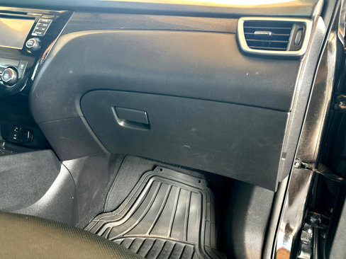 Used 2016 Nissan Rogue SL image 50