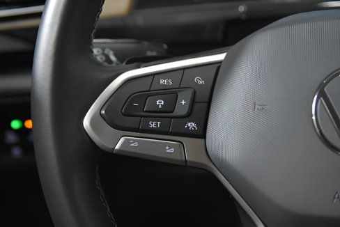 Used 2024 Volkswagen Atlas SE image 19
