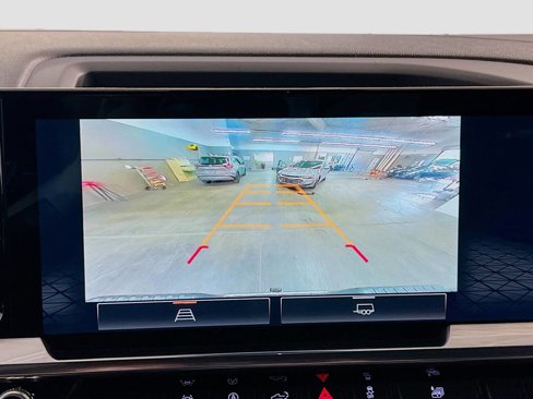 Used 2024 GMC Sierra 1500 SLT image 10