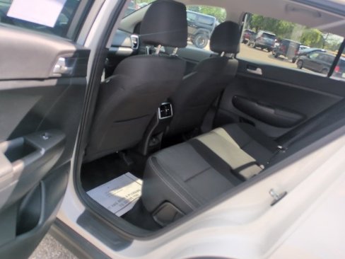 Used 2022 Kia Sportage LX image 13