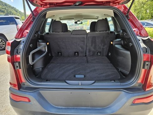 Used 2016 Jeep Cherokee Sport image 11
