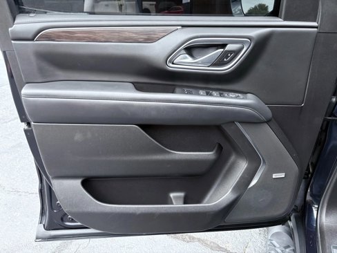 Used 2021 Chevrolet Suburban Z71 image 10