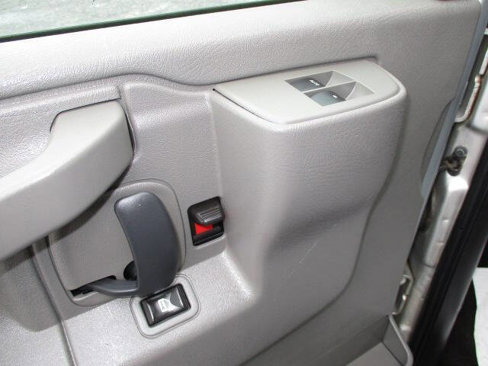 Used 2016 Chevrolet Express 2500 LS image 10