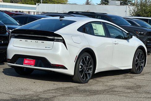 New 2026 Toyota Prius Plug-In Hybrid image 4