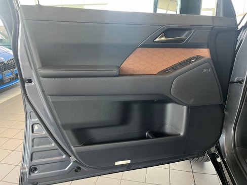 Used 2025 Lexus GX 550 image 9
