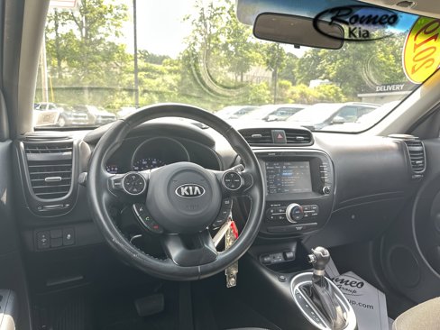 Used 2019 Kia Soul + image 14