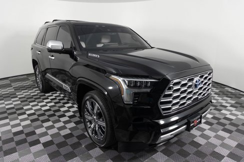 Used 2023 Toyota Sequoia Capstone image 10