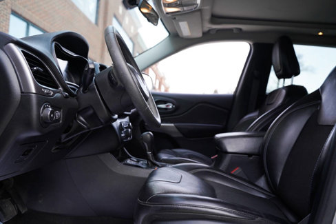 Used 2020 Jeep Cherokee Latitude Plus image 13