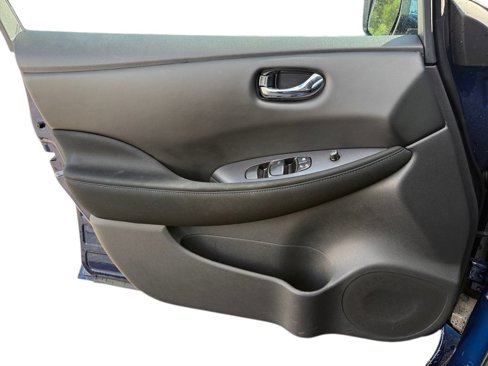 Certified 2025 Nissan Leaf S image 17