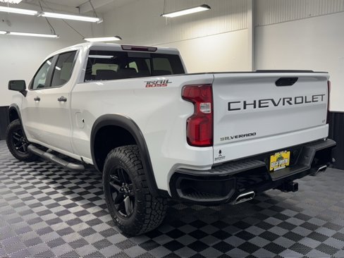 Used 2021 Chevrolet Silverado 1500 LT Trail Boss w/ Convenience Package II image 4