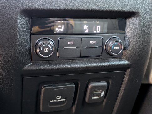 Used 2022 Chevrolet Traverse LT w/ LT Premium Package image 41