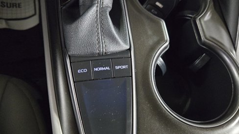 Used 2023 Toyota Camry SE image 18