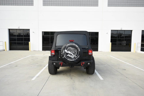 Used 2018 Jeep Wrangler Unlimited Sahara w/ Connectivity Group image 7