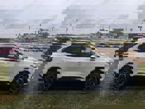 New 2026 Ford Escape Platinum image 5