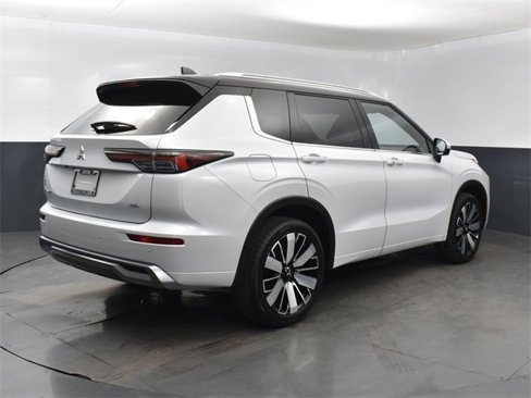 New 2025 Mitsubishi Outlander SEL image 15