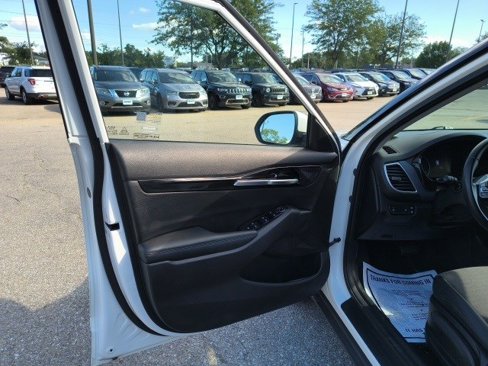 Used 2023 Kia Seltos S w/ Navigation Package image 10