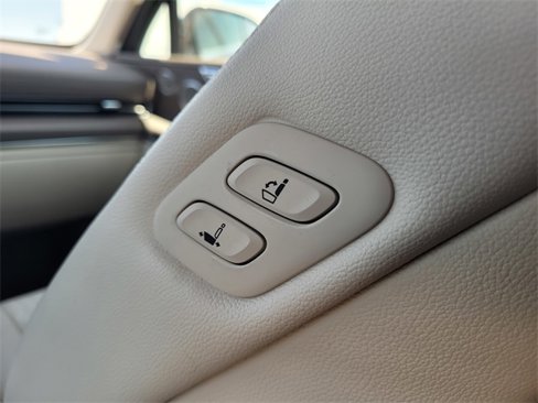 Used 2023 Genesis GV80 2.5T w/ Advanced Package image 12
