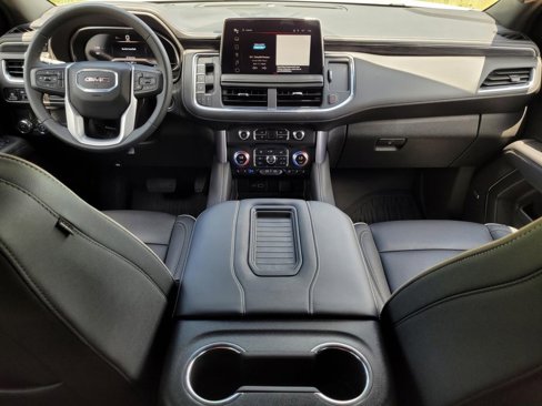 Used 2024 GMC Yukon SLT image 14