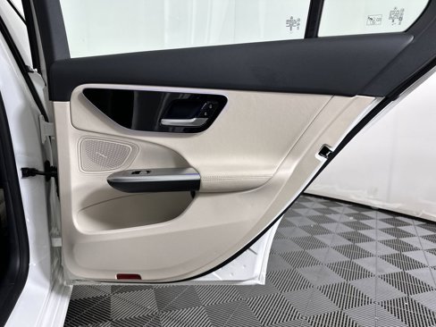 Used 2025 Mercedes-Benz C 300 Sedan image 14