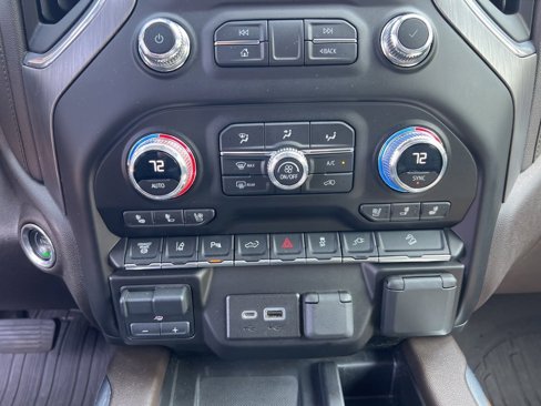 Certified 2023 GMC Sierra 3500 Denali w/ Technology Package image 18