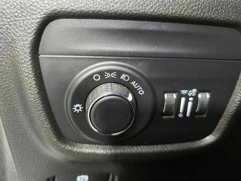 Used 2023 Jeep Grand Cherokee Altitude image 24