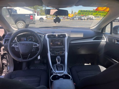 Used 2016 Ford Fusion SE image 21