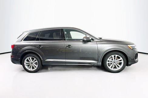 New 2025 Audi Q7 3.0T Prestige image 4