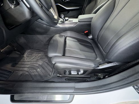 Used 2021 BMW 330i xDrive Sedan w/ Convenience Package image 18