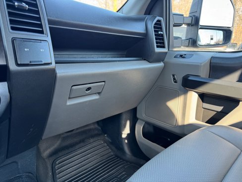 Used 2022 Ford F250 XL w/ Power Equipment Group image 22