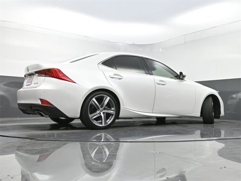 Used 2019 Lexus IS 300 image 31