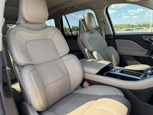 Used 2020 Lincoln Aviator Reserve w/ Equipment Group 202A image 12