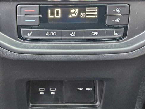 New 2025 Volkswagen Atlas SEL image 24