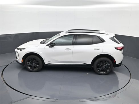 Used 2025 Buick Envision Sport Touring image 20