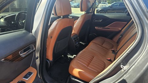 Used 2018 Jaguar F-PACE Portfolio image 20