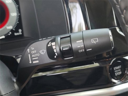 Used 2025 Nissan Pathfinder Platinum w/ Cargo Package image 26