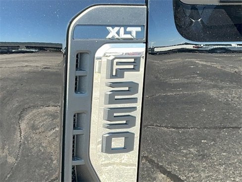 New 2025 Ford F250 XLT w/ FX4 Off-Road Package image 10