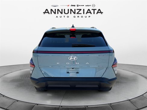 Used 2024 Hyundai Kona SEL w/ Convenience Package image 4