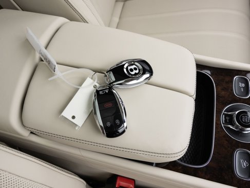 New 2025 Bentley Bentayga image 60