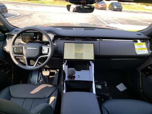 New 2025 Land Rover Range Rover Sport SE image 13