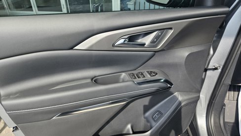 New 2026 Chevrolet Traverse LT w/ LPO, Floor Liner Package image 11