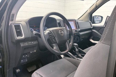 Used 2024 Nissan Frontier SV image 13
