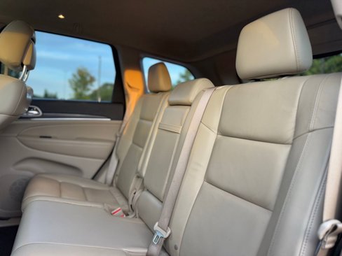 Used 2019 Jeep Grand Cherokee Limited image 31