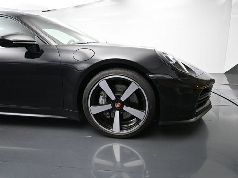 Certified 2025 Porsche 911 Carrera w/ Premium Package image 19