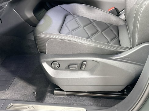 New 2025 Volkswagen Atlas Cross Sport SE image 16