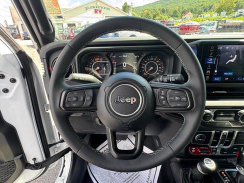 Used 2025 Jeep Wrangler Unlimited Rubicon image 14