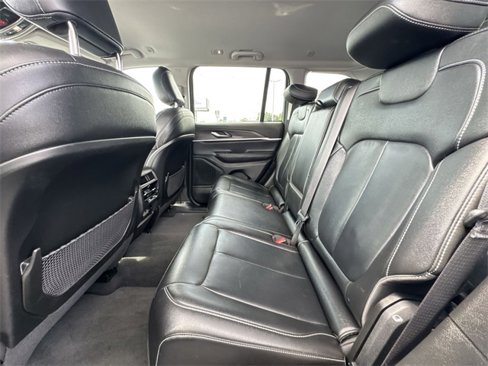 Used 2023 Jeep Grand Cherokee Limited image 9