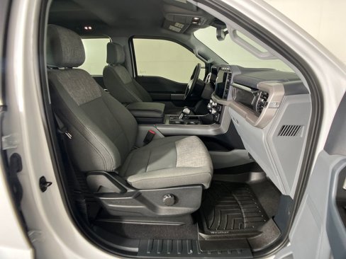 Used 2023 Ford F150 Lightning XLT image 6